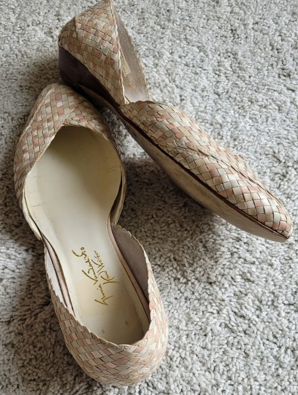 Soft Hand Woven GV Flat In Very Good Condition  10 1/2